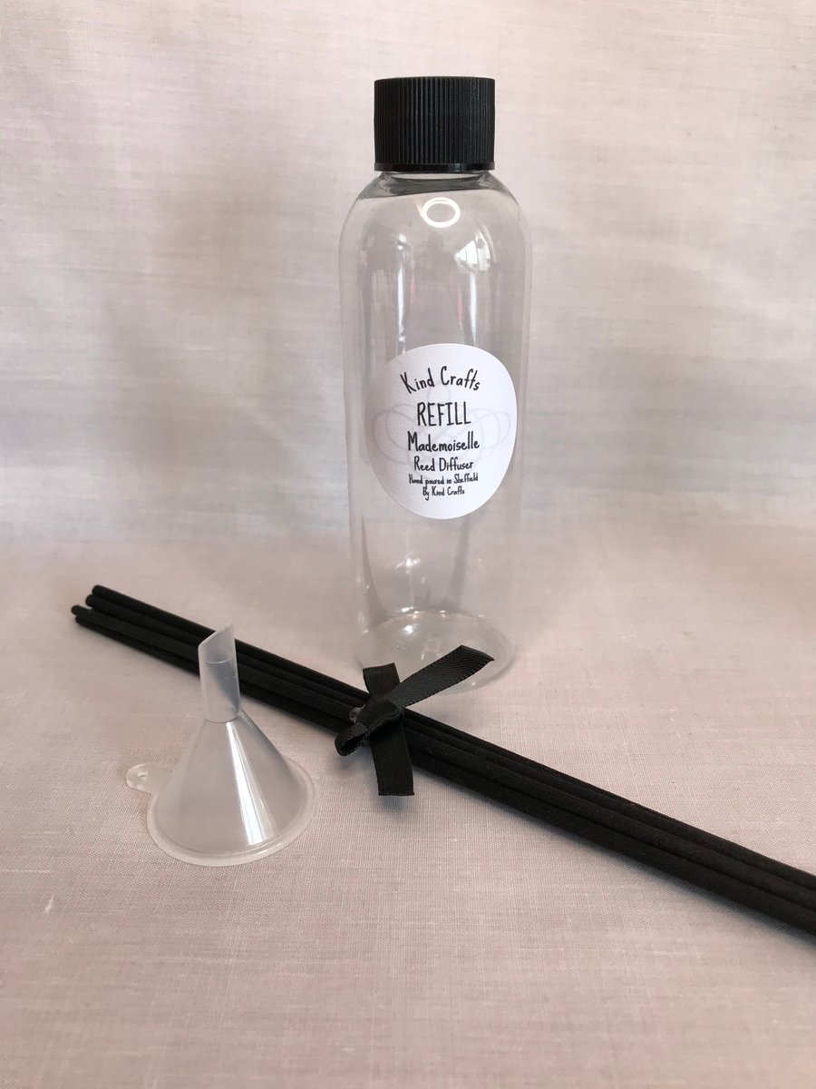 Reed diffuser refill 100ml with 6 reed sticks and a mini funnel, lots of scents.