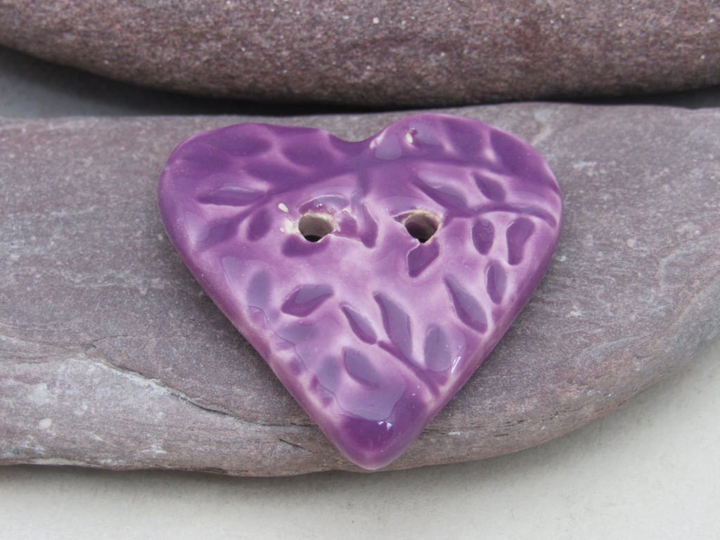 Medium Lilac Purple Leaf Sprig Texture Heart Shaped Ceramic Button