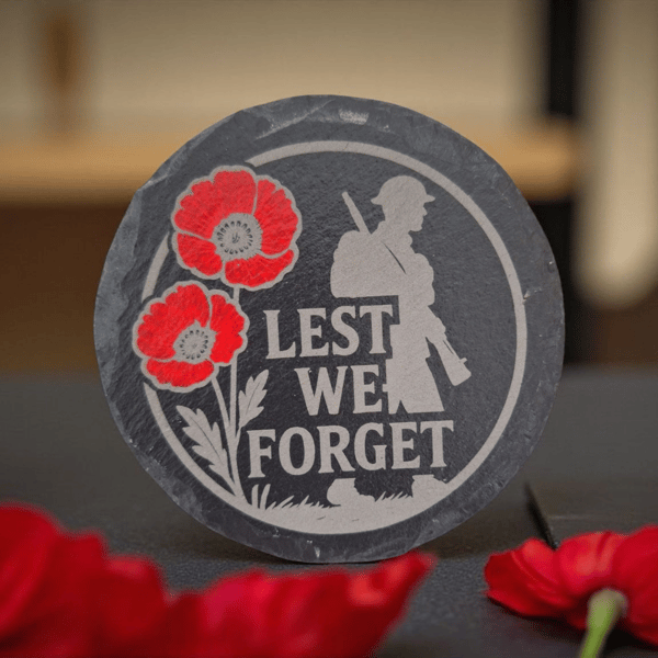 Lest We Forget Slate Coaster – Remembrance Poppy Design – Round Slate Drink Coas