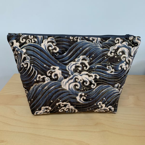 Waves Print Quilted Fabric Washbag