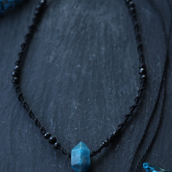 Women's adjustable Apatite and Black Tourmaline necklace in black