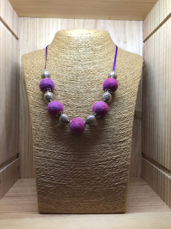 Pink Felt Necklace. (277)
