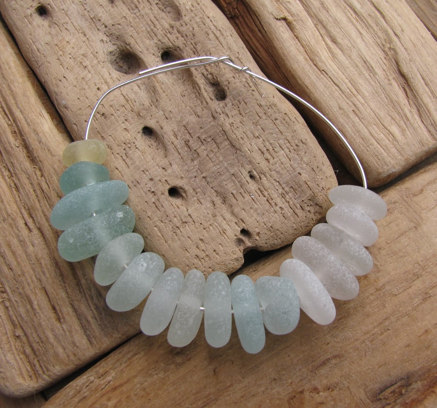 16 Natural sea glass beads, middle drilled, chunkies, supplies (20)