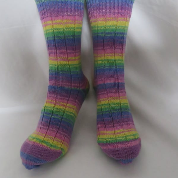 Hand-cranked Knitted Ribbed Wool Socks Size 6 to 7