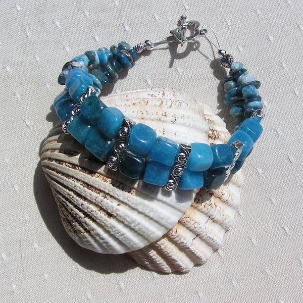 Teal Apatite Gemstone Beaded Bracelet "Catalina"