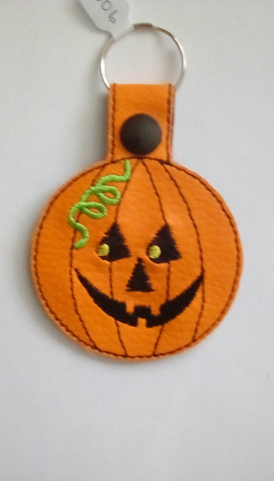 506. Halloween Jack O' Lantern - Pumpkin keyring.