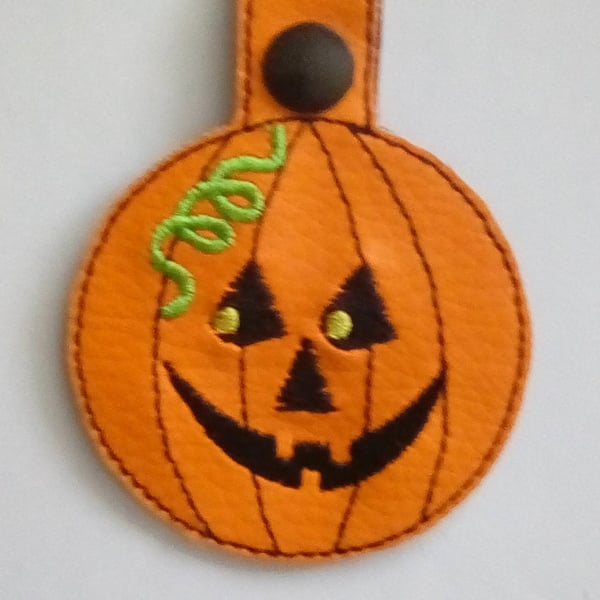 506. Halloween Jack O' Lantern - Pumpkin keyring.