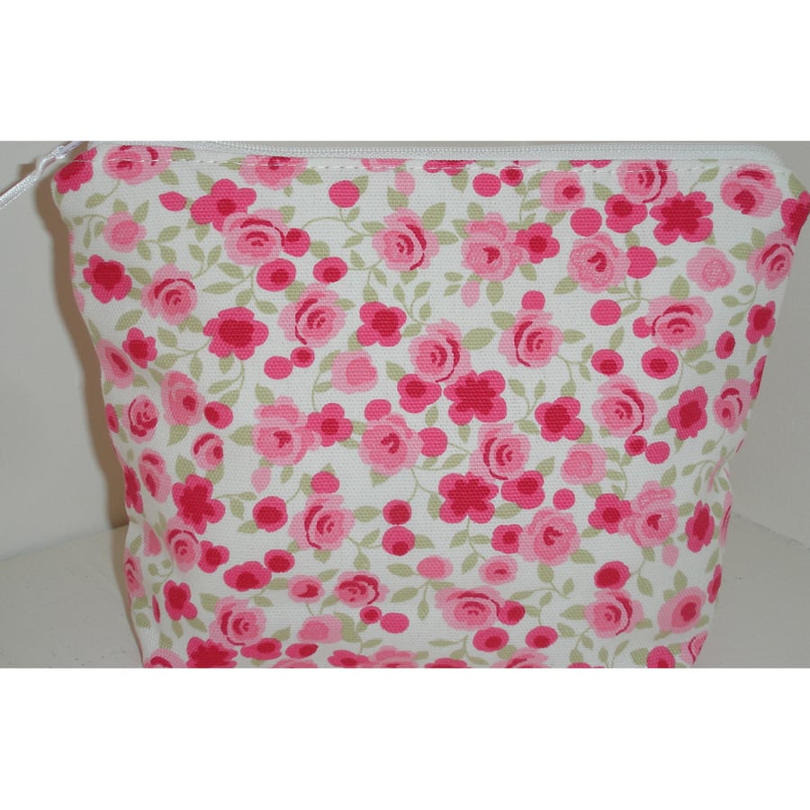 Ditsy Print Make-Up Bag Pink Roses