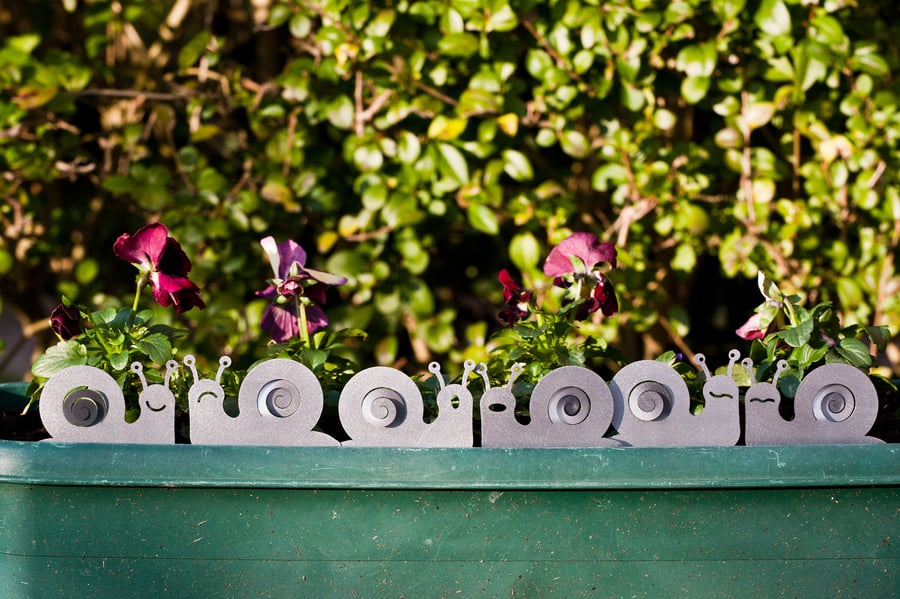 Snail Family Metal Garden Plant Pot Decoration, Quirky Cute Gift for Gardeners