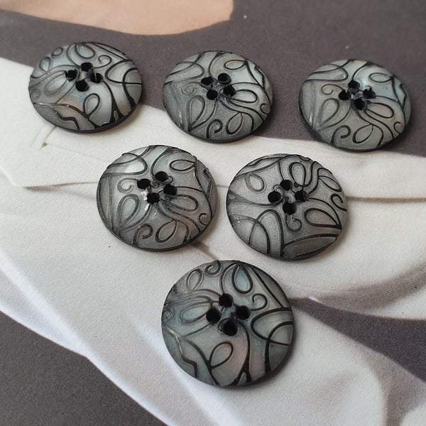 18mm 11 16" 28L,almost 3 4" Grey Black polyester Buttons Italian 1990's