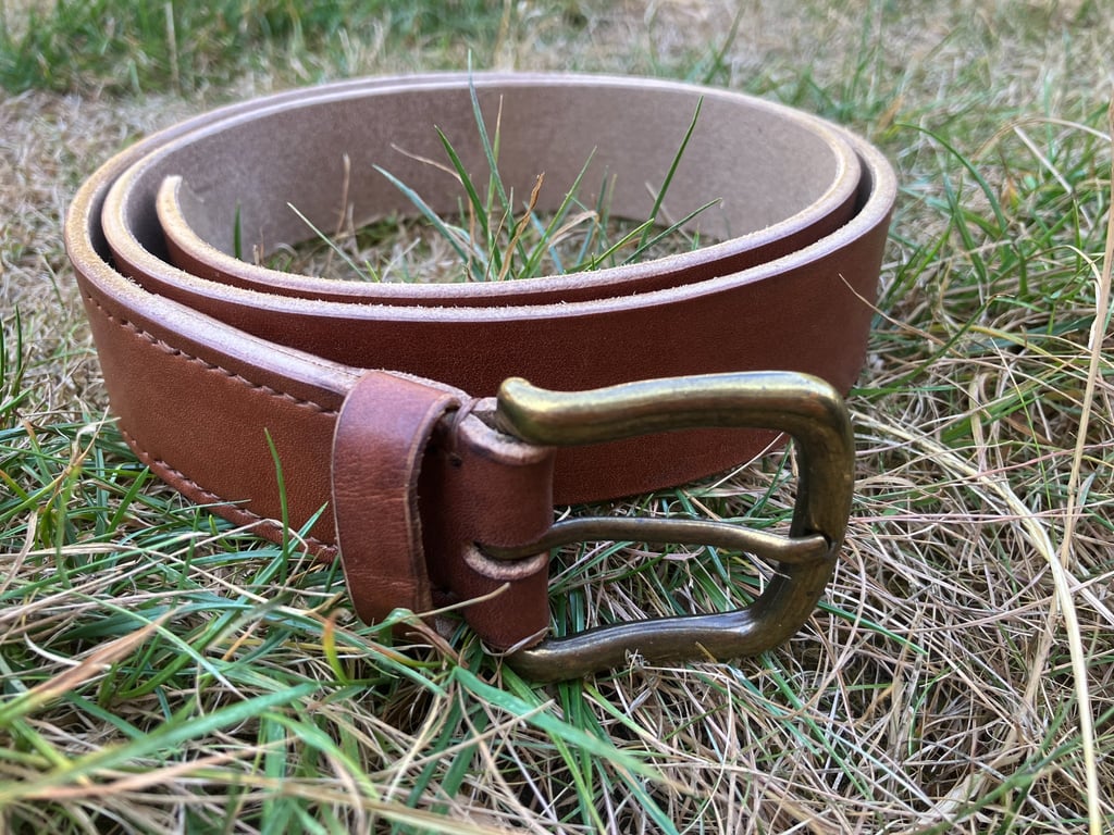 35mm, oak bark tanned, handstitched leather belt