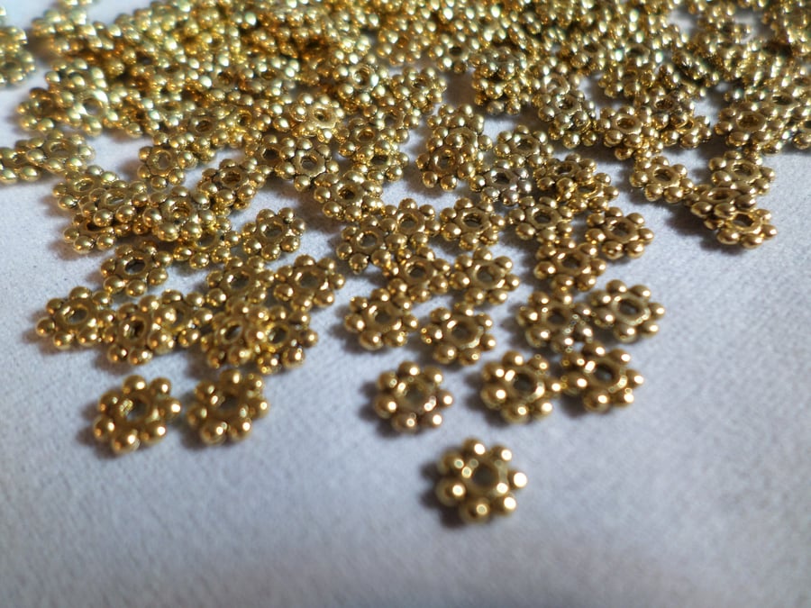 200 x Tibetan Style Spacer Beads - Snowflake - 4mm - Gold Plated 