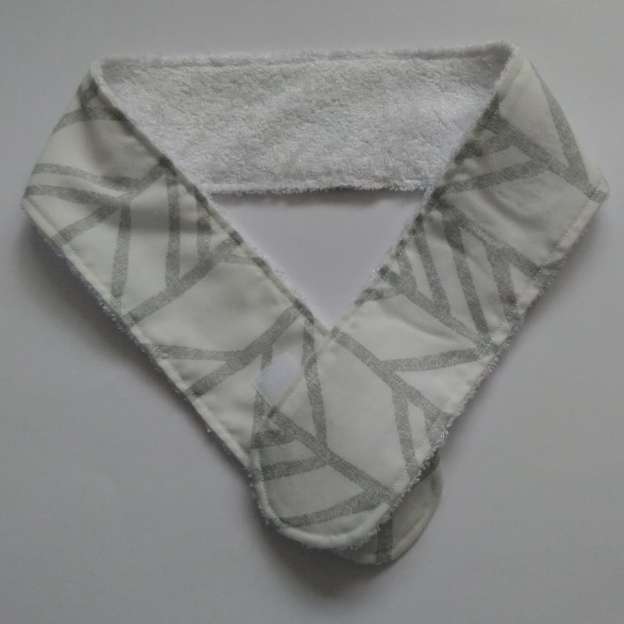 Bamboo Beauty Spa Headband with White and Grey design 