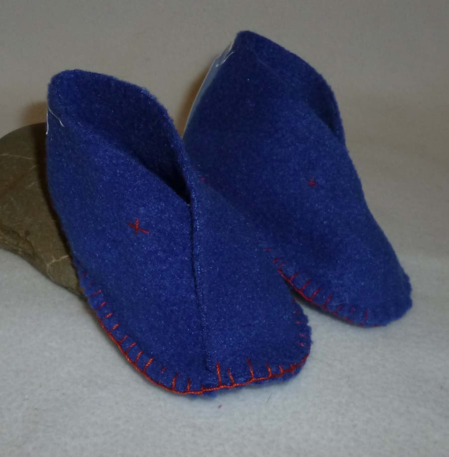 Hand made soft fleece babies moccassin style shoes - blue