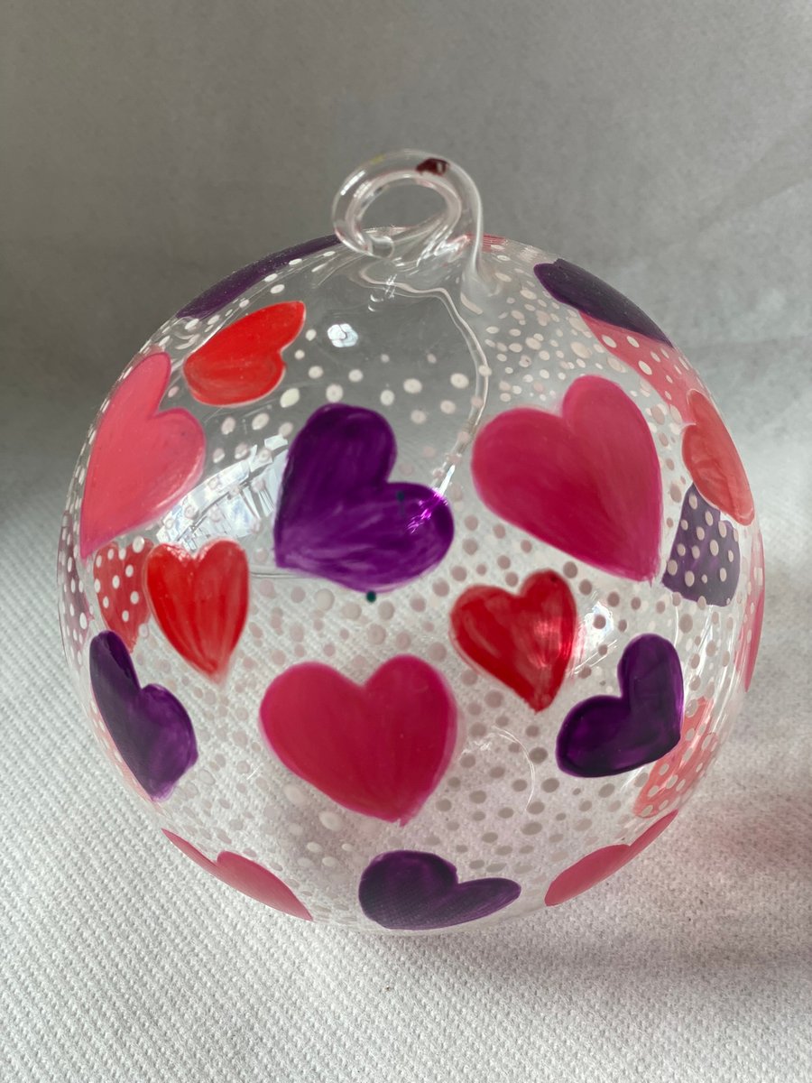 10cm glass tealight holder with hearts 