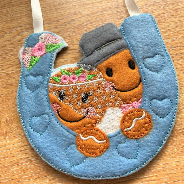 Gingerbread Bride and Groom Horseshoe