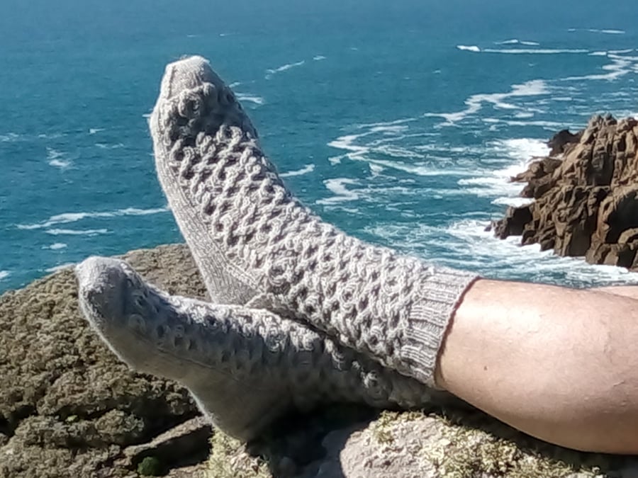 Digital knitting pattern for men's cabled socks - digital pattern ckc049