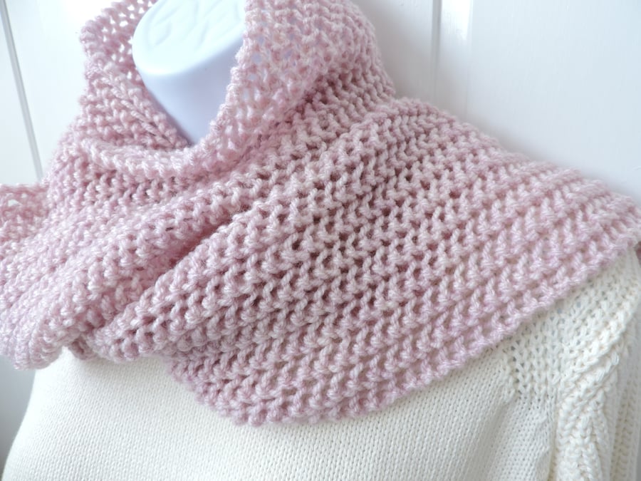 Knitted Scarf in Soft Pastel Pink 