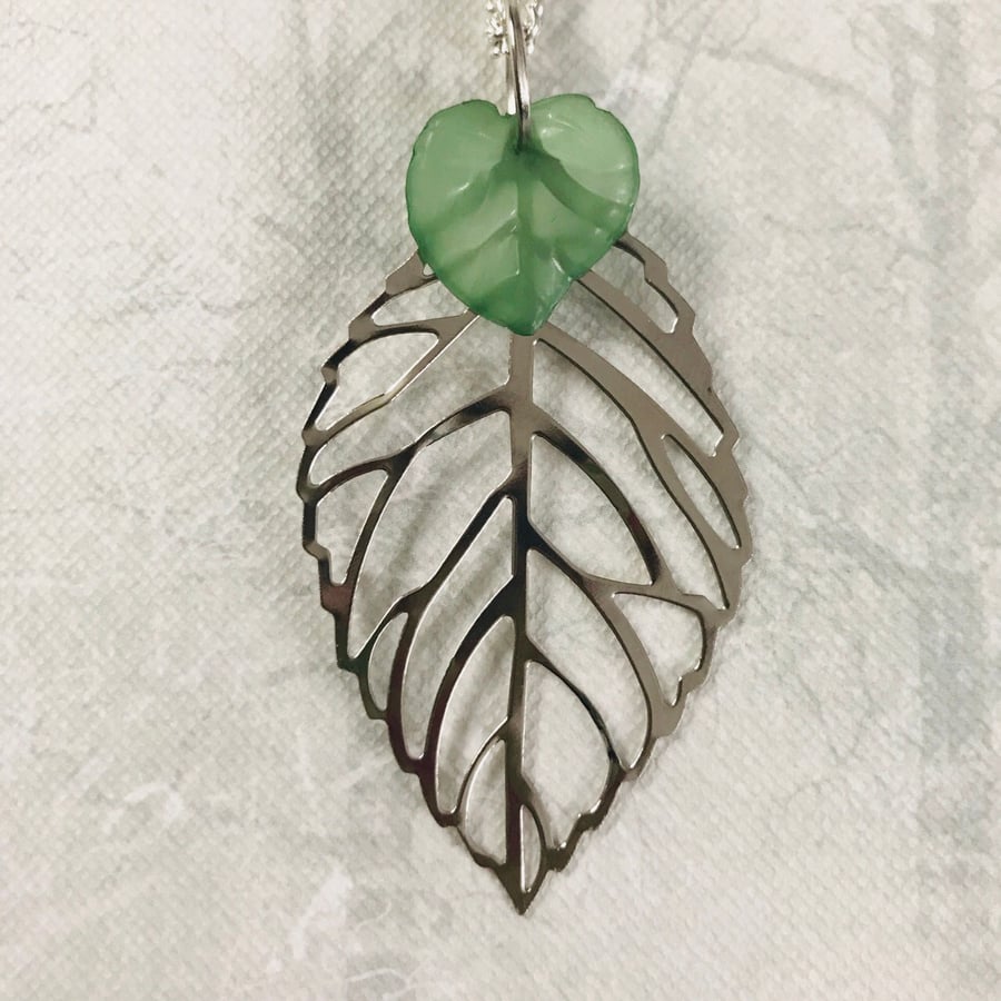 Double Leaf Pendant Necklace 