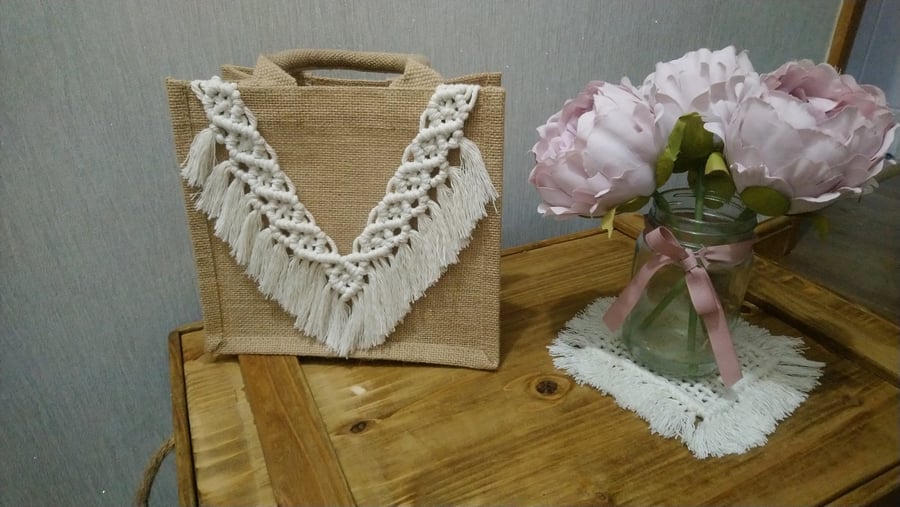 Lunch bag with macrame front 