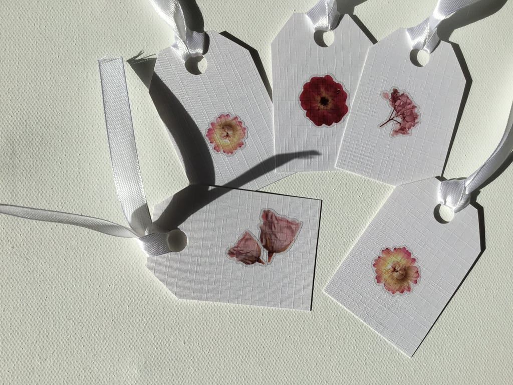 Gift tags. Tags for gifts.Pack of 5 floral gift tags. Ref 179