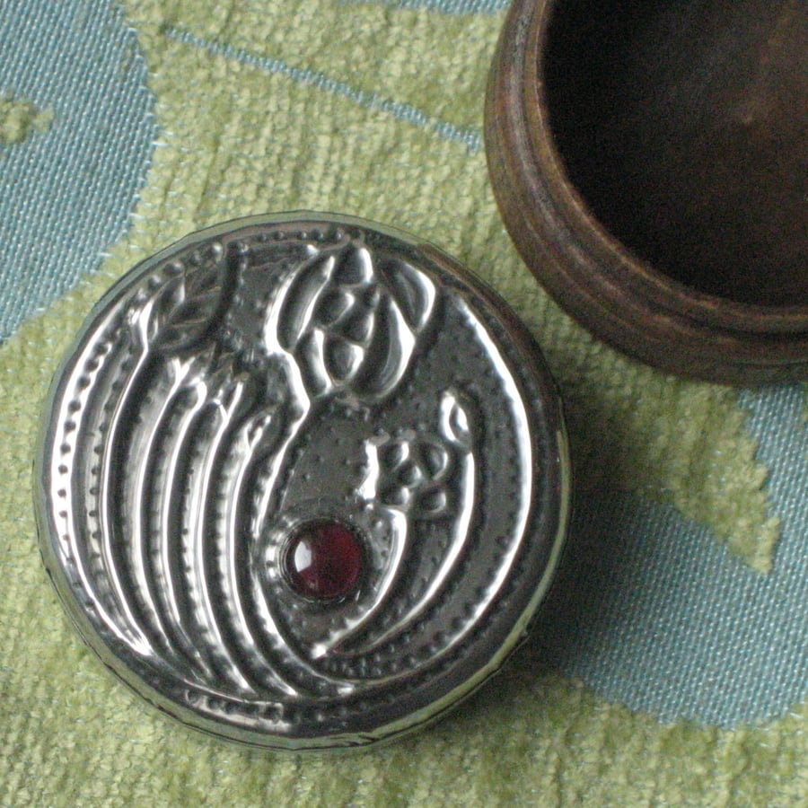 Mackintosh Garnet Box in Silver Pewter