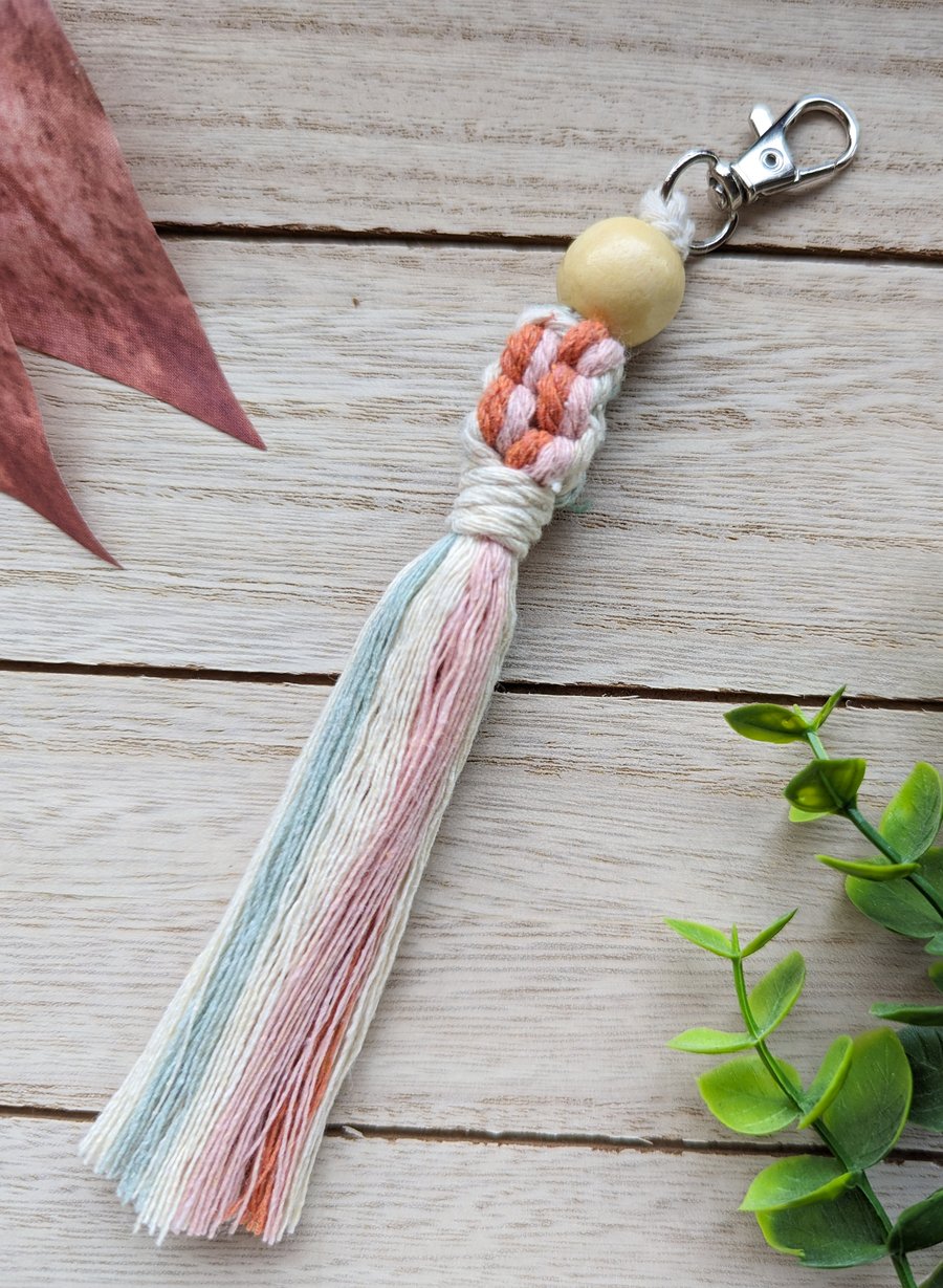 Macrame tassel keychain, multicolour 