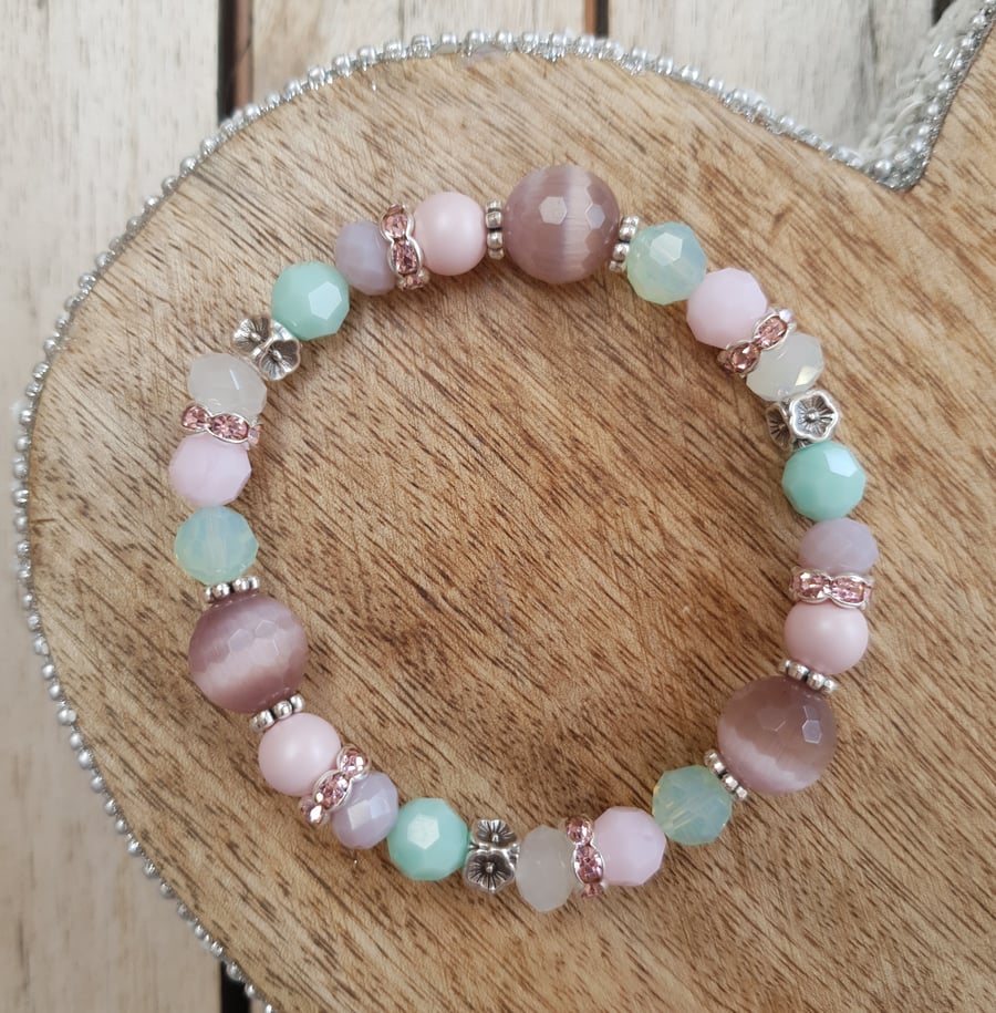 Elasticated Bracelet - Pink & Mint Mixed Bead Floral Bracelet