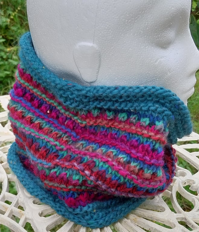 Handknit chunky wool circular cowl col 5 with Teal contrast