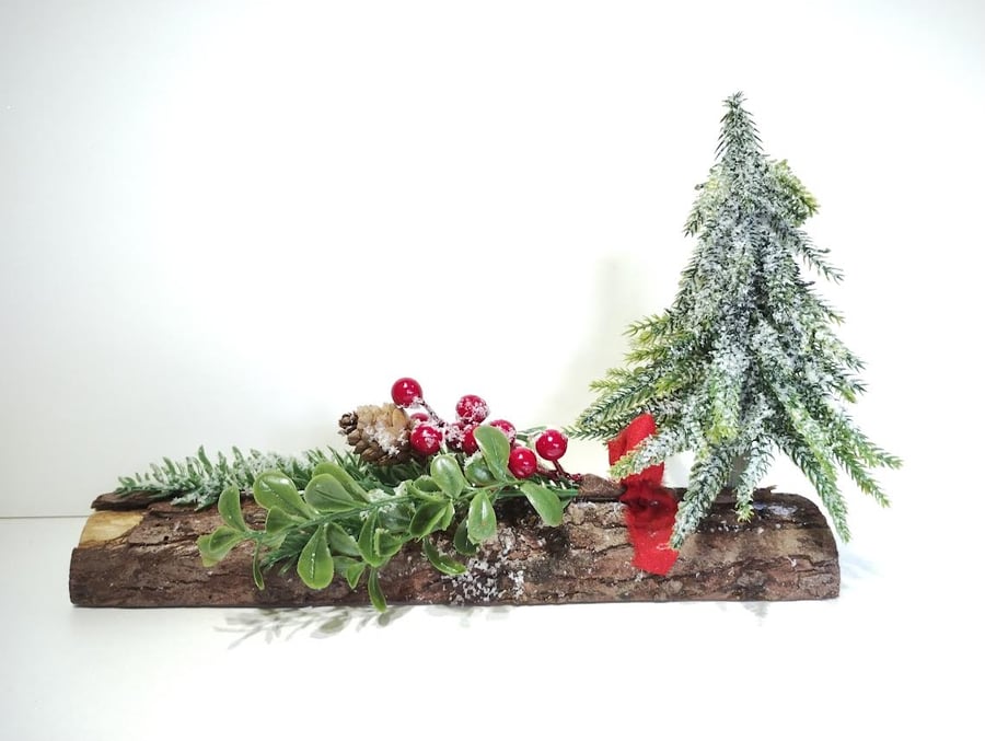 CHRISTMAS YULETIME LOG CENTERPIECE