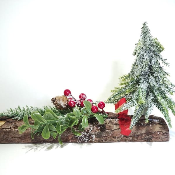 CHRISTMAS YULETIME LOG CENTERPIECE