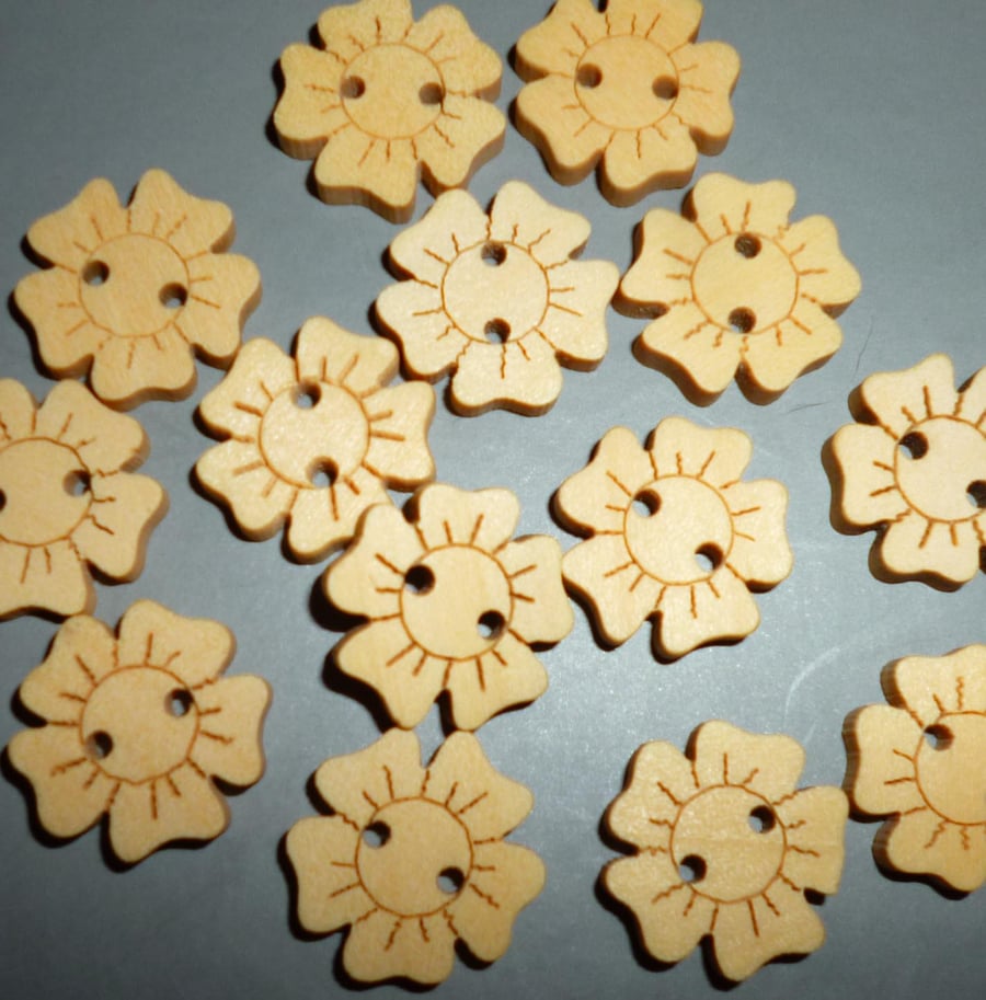 Wooden flower buttons  set of 6
