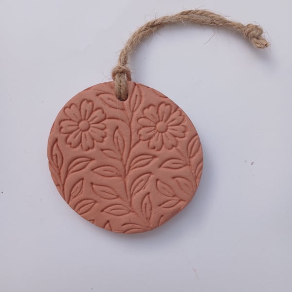 Daisies Round Terracotta Hanging Aromatherapy Diffuser