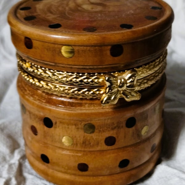 small dot box