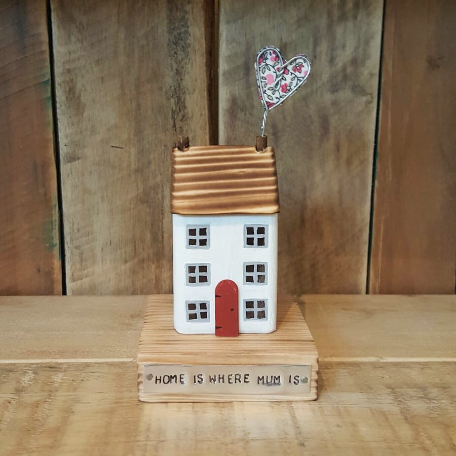 Cottage with Heart for Mum