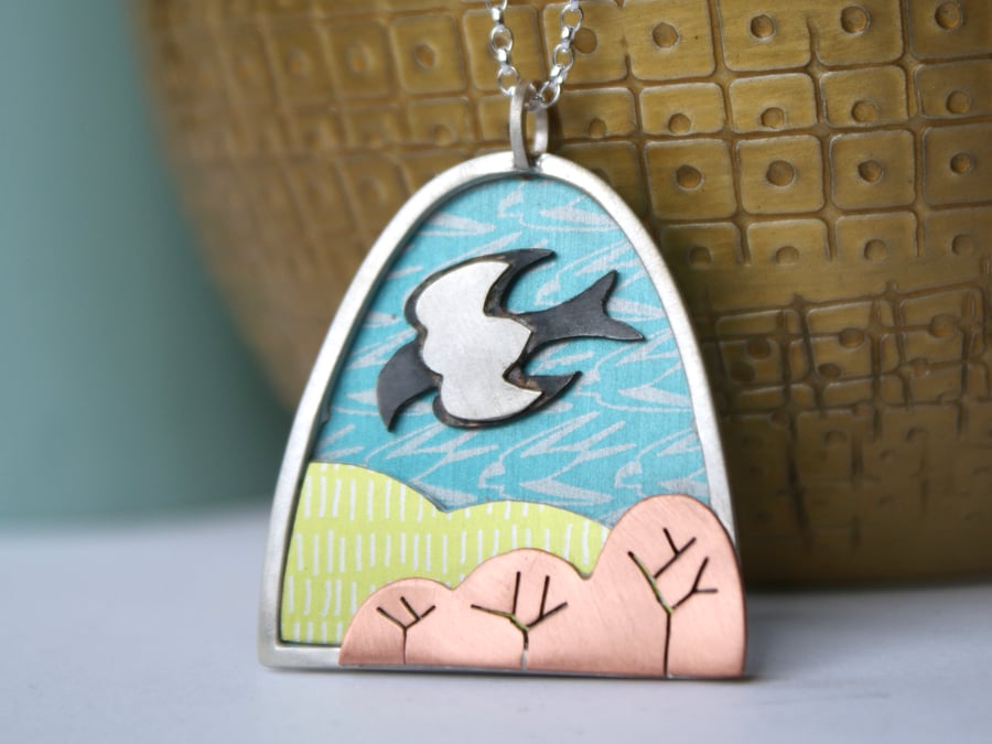 'Swallow trees’ necklace