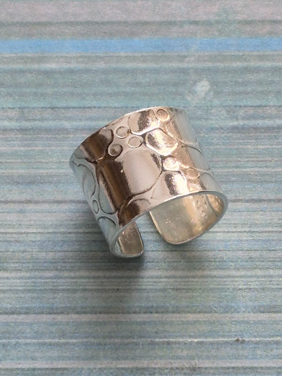 Unique Pebbles Pattern Earcuff Sterling Silver 925