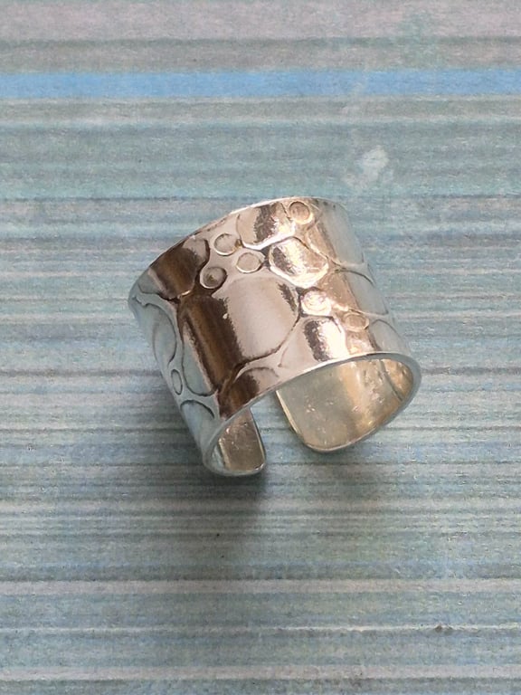 Unique Pebbles Pattern Earcuff Sterling Silver 925