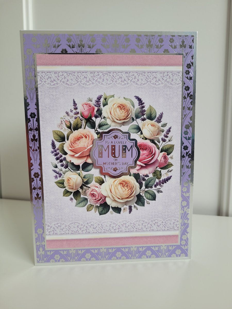 To a Lovely Mum on Mother’s Day Card – Elegant Floral Rose Design