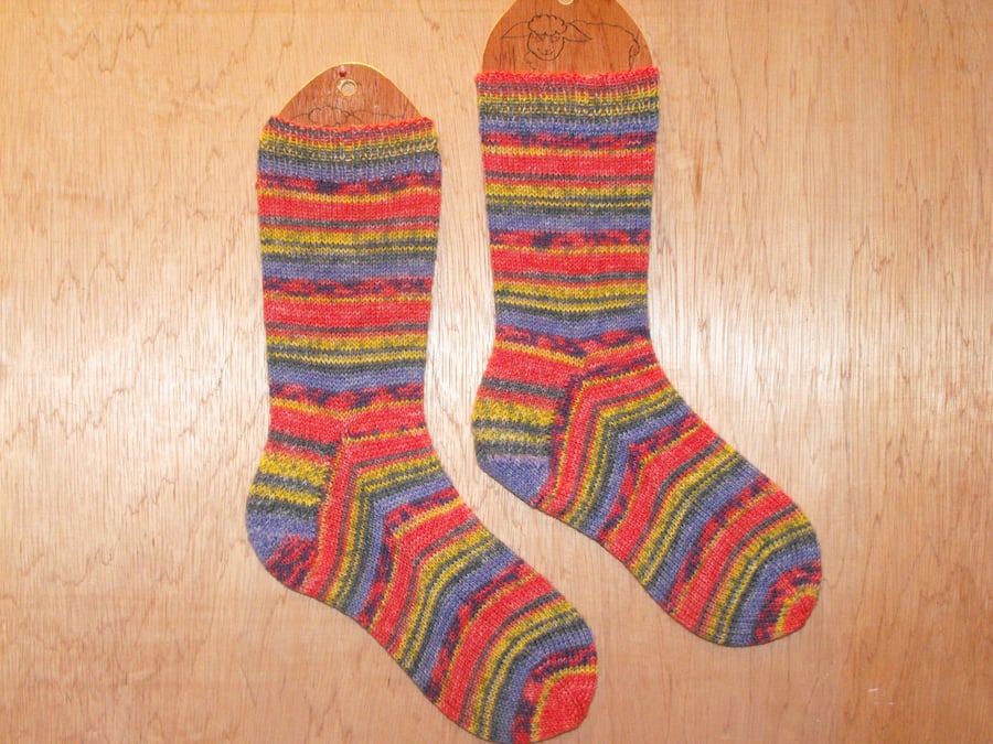 CUSTOM LISTING FOR JULIE Hand knitted socks MEDIUM size 5-7