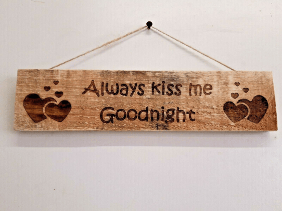 Always kiss me Goodnight Valentines Day Wooden Pallet Plaque Decoration Gift