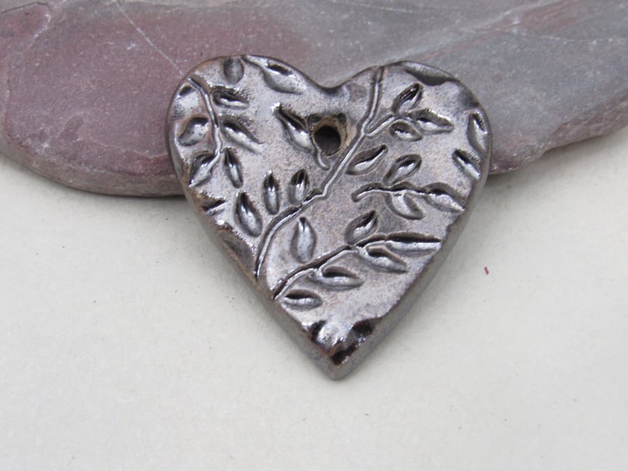 Medium Bronze Leaf Texture Heart Shaped Ceramic Pendant