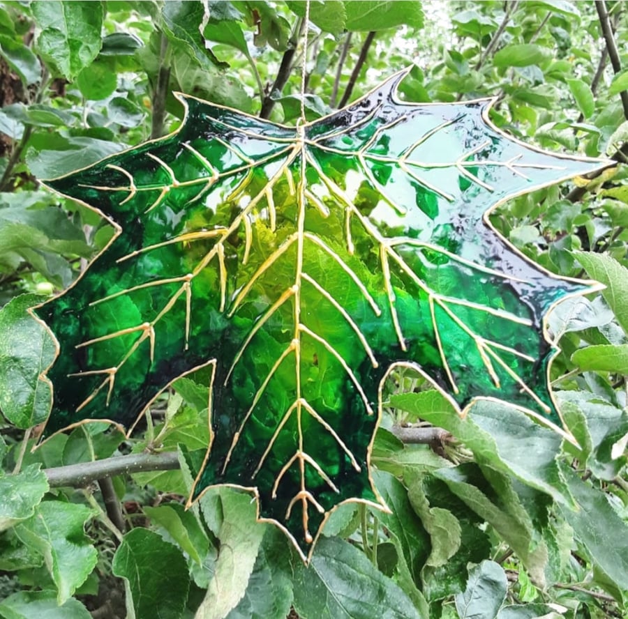 Green Leaf Suncatcher Window Decoration 
