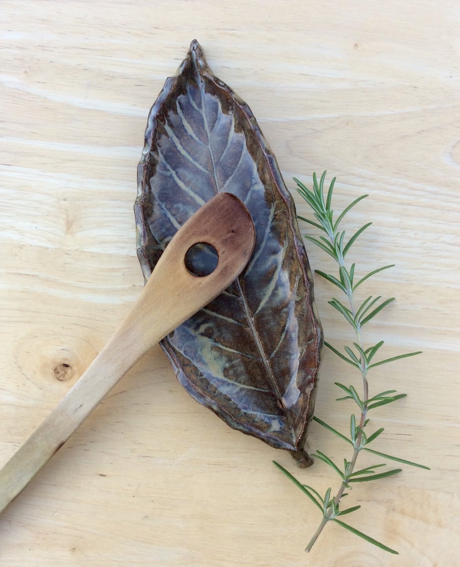 Brown ceramic spoon rest - Loquat leaf stoneware dish