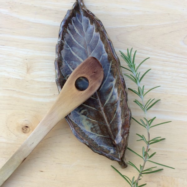 Brown ceramic spoon rest - Loquat leaf stoneware dish