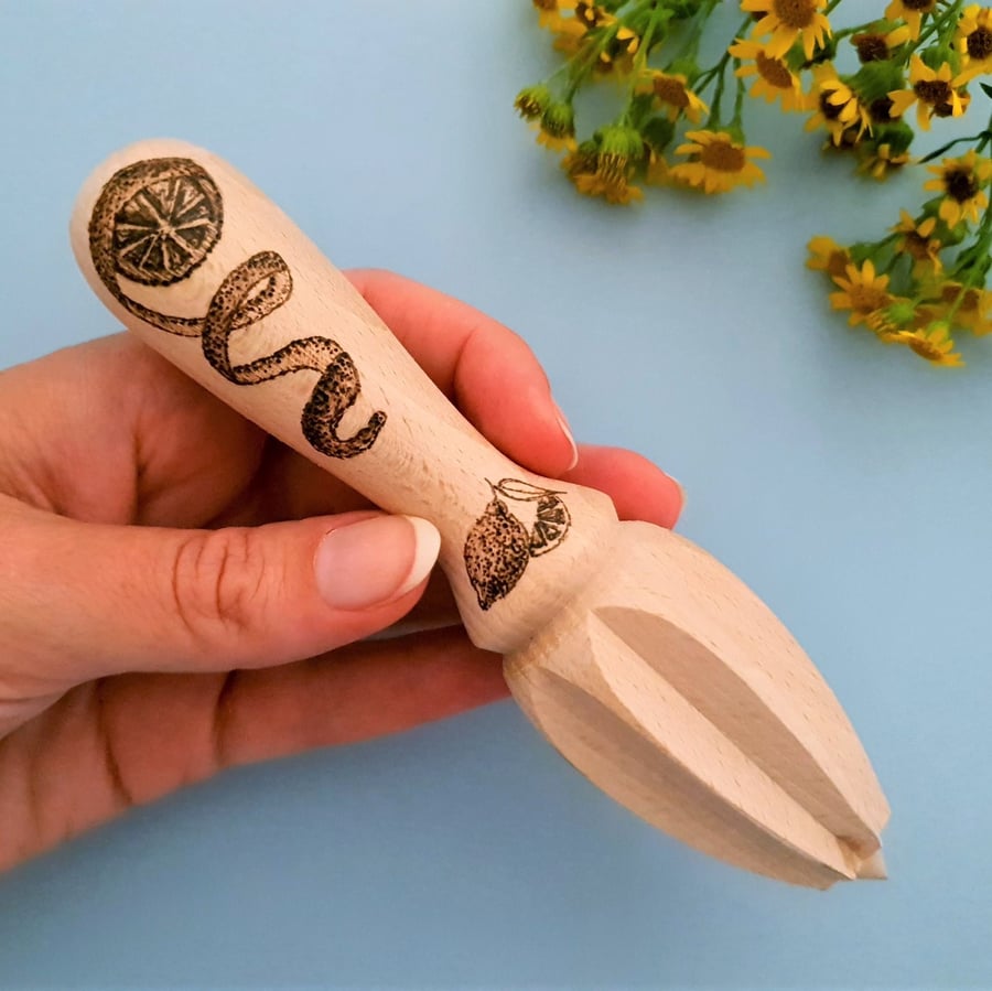 Citrus Squeezer, Lemon Juicer, Eco friendly product with Pyrography Art
