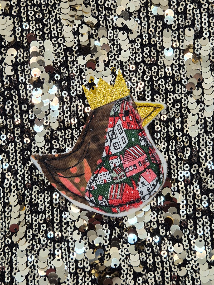 Festive Robin Brooch