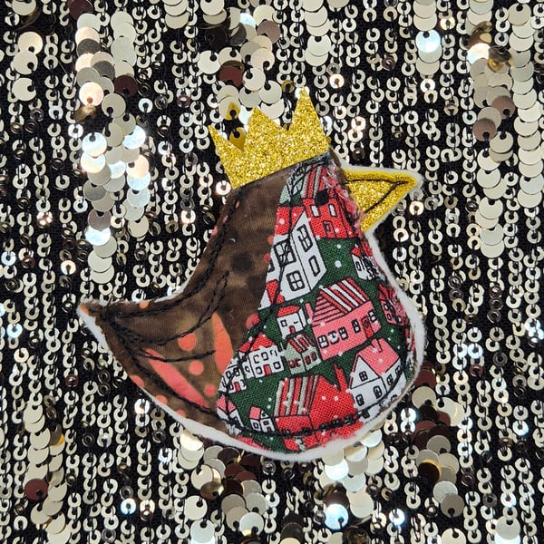 Festive Robin Brooch