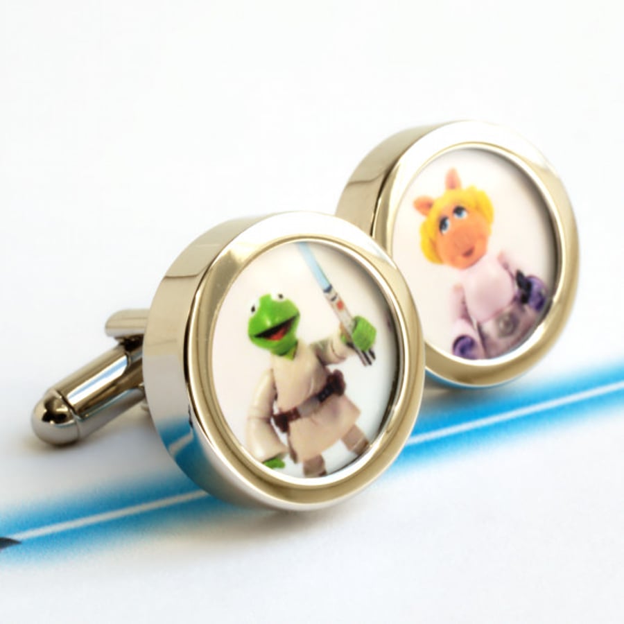 Muppets Star Wars Cufflinks Kermit as Skywalker and Miss Piggy as Princess Leia