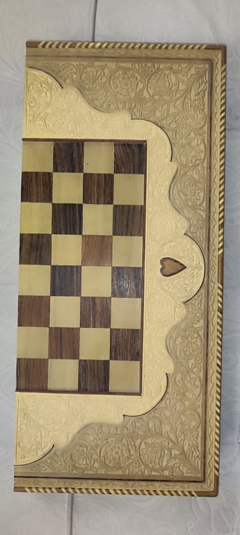 Hand-Carved Persian Backgammon Set – Luxury Wood Inlay & Motif Design
